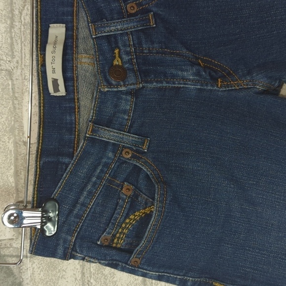 Levi's 524 Too Superlow Bermuda Jean Shorts Crochet Hem Size 26 - Picture 4 of 5